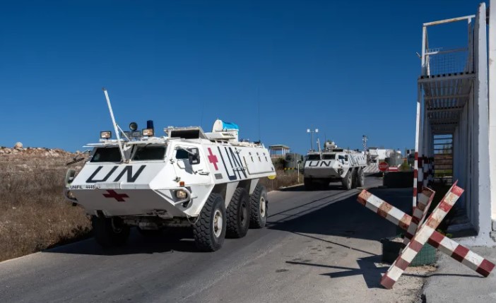 Forcat izraelite sulmojnë automjetet e OKB-së në Liban dhe pengojnë misionin paqeruajtës