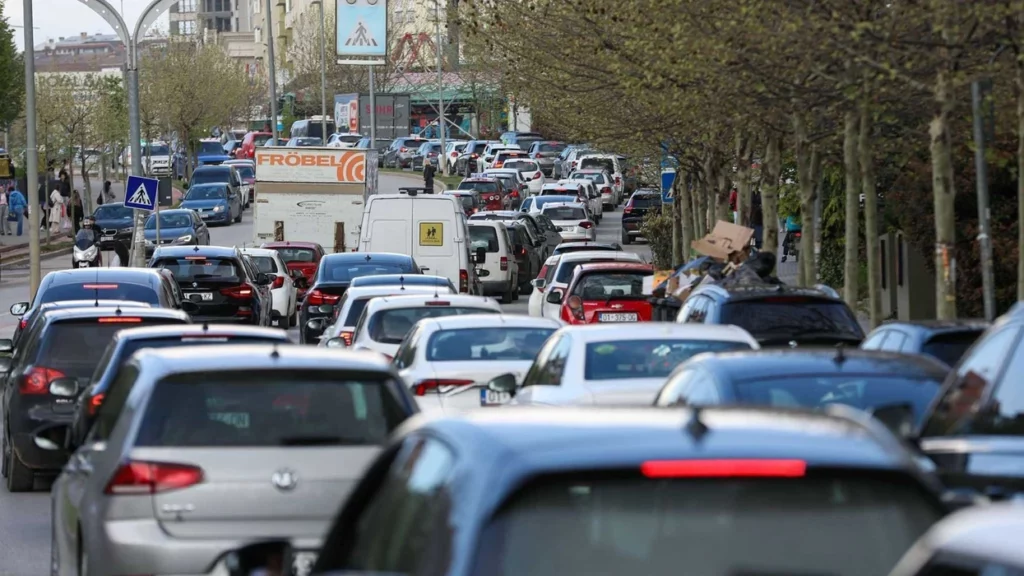 Trafiku i rënduar në Prishtinë dhe zgjidhjet e propozuara