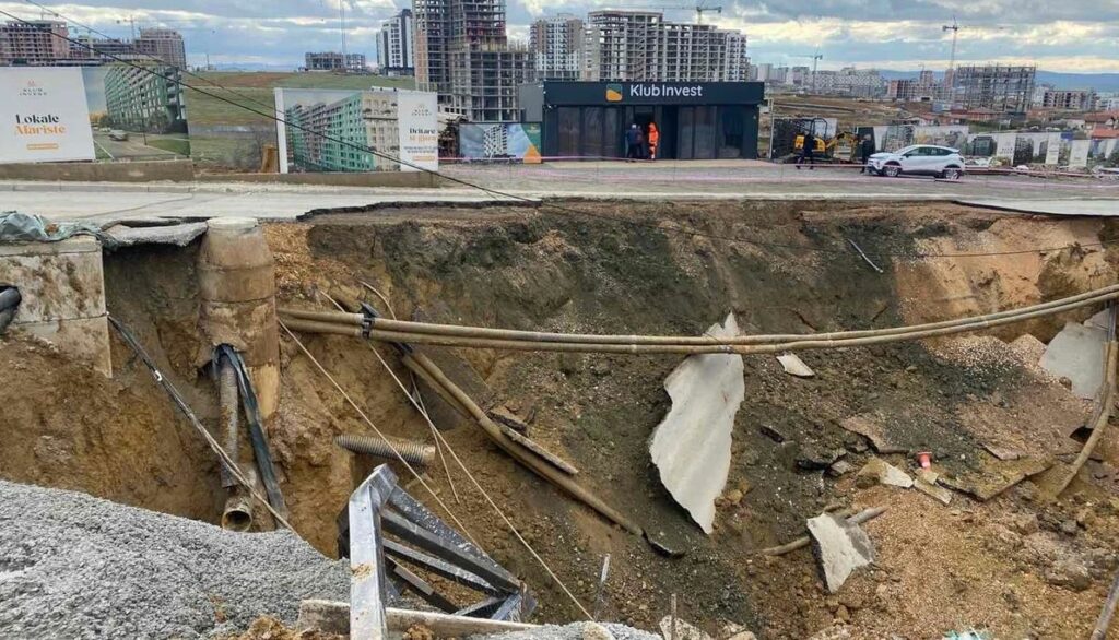 Gjobiten “Klub Invest” dhe përfaqësuesi ligjor pas shembjes së rrugës në Prishtinë