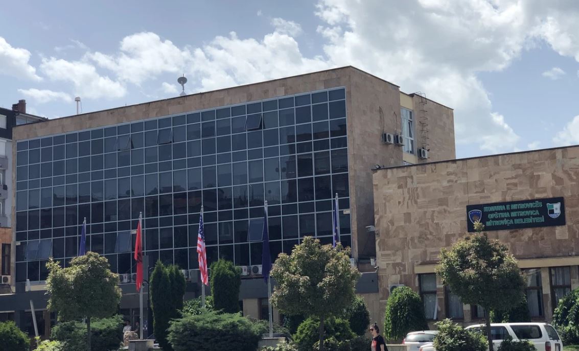 Komuna e Mitrovicës ka shtyrë afatin për aplikim për 350 bursa studentore për vitin akademik 2025/2026, nga 5 deri më 12 maj 2026.