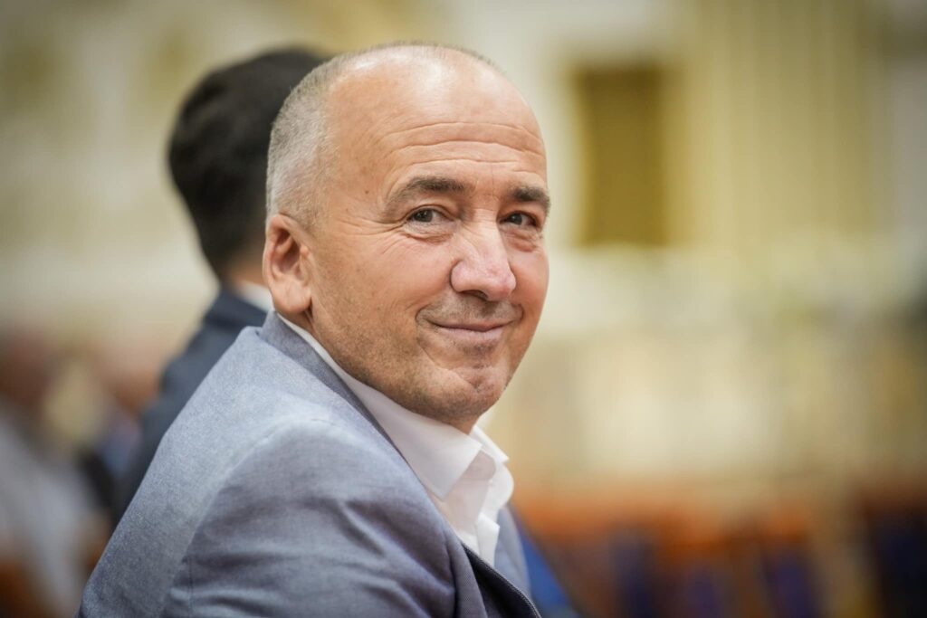 Gazmend Muhaxheri mohon dorëheqjen nga LDK-ja dhe konfirmon pozitat e tij
