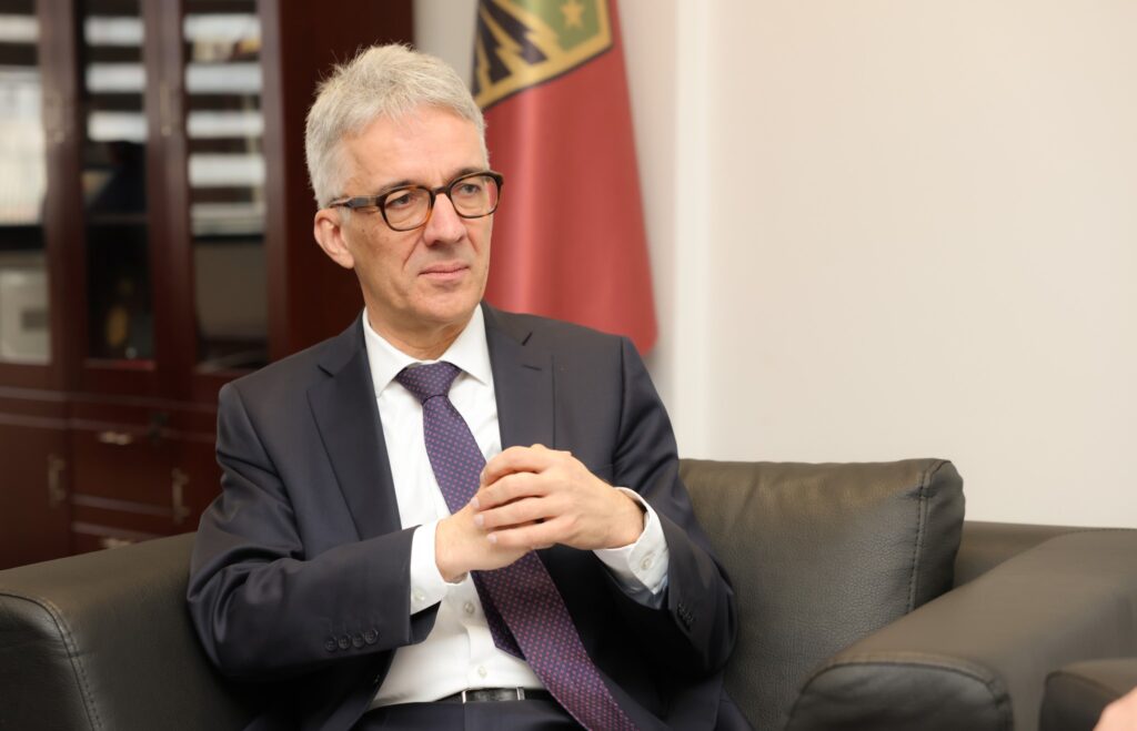Kosova në pritje të zgjedhjeve të reja, Ambasada e Gjermanisë kërkon institucione funksionale