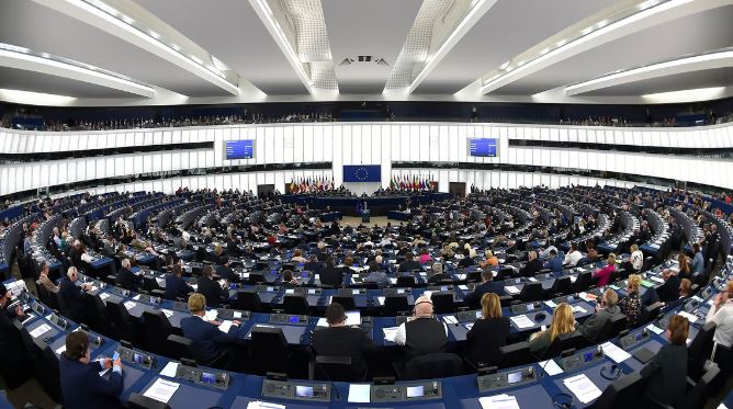 Komisioni i Jashtëm i Parlamentit Europian miraton raportin për Shqipërinë me 58 vota pro, 7 kundër dhe 7 abstenim.