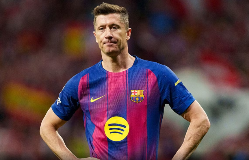 Lewandowski në kryqëzimin e transferimeve: Juventus dhe Barcelona në garë