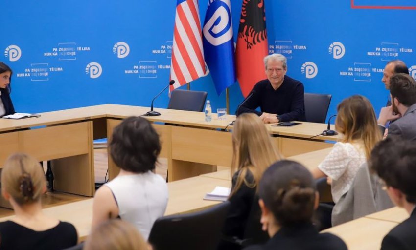 Berisha diskuton korrupsionin dhe sfidat e integrimit europian me studentët e Sciences Po