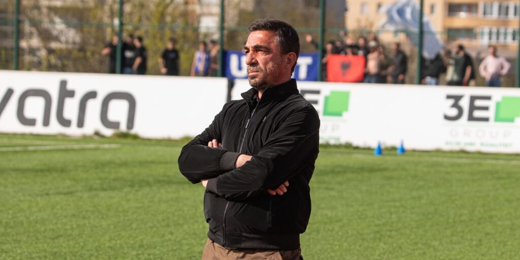 Ferizaj ka shkarkuar trajnerin Nevil Dede në momentin më kritik të sezonit në Superligën e Kosovës.