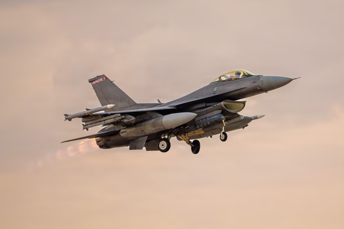 Arabia Saudite dhe Kuvajti hapin rrugën për operacionet ushtarake amerikane në Ngushticën e Hormuzit