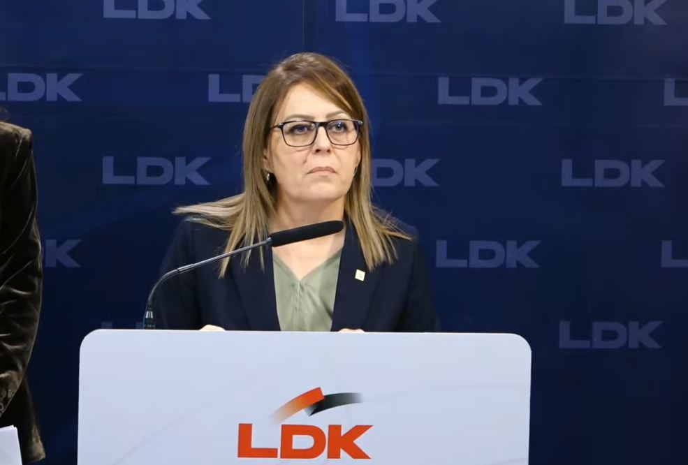 Hykmete Bajrami denoncon sulmet me profile false në rrjetet sociale
