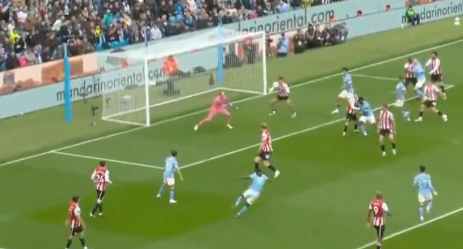 Jeremy Doku vendos epërsinë për Man City ndaj Brentfordit
