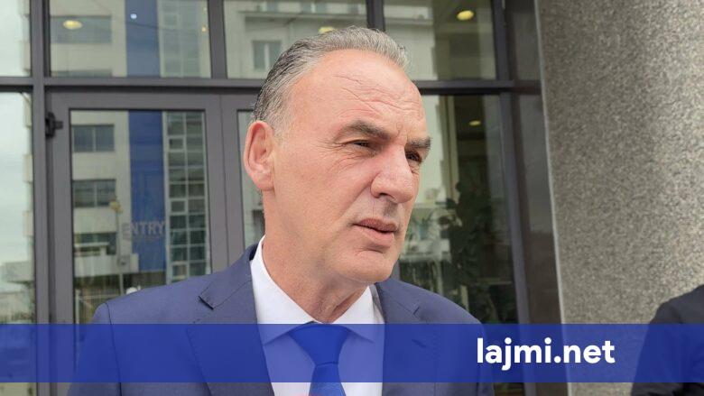 Përplasja mes Limajt dhe Kurtit për negociatat politike dhe sjelljen publike