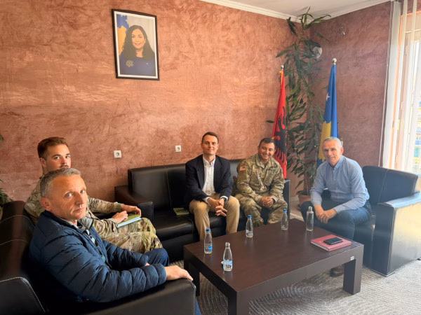 Rexha priti delegacionin e KFOR-it amerikan me anëtarin e ri specialist Daniel Allen dhe zyrtarin ligjor Burim Jashari.