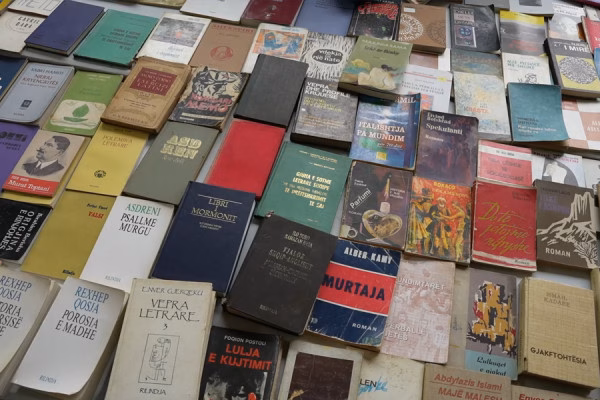 Mbi 3,000 libra të rrallë dhe të vjetër ekspozohen në Panairin e Librit në Prishtinë