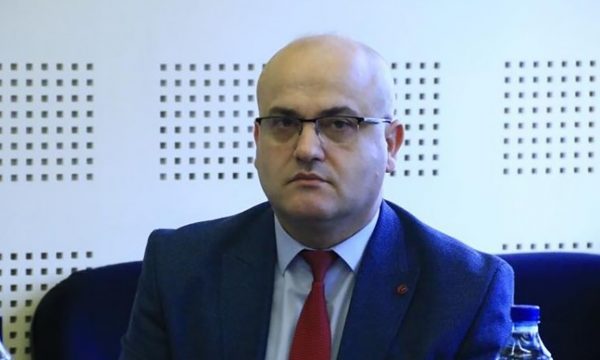 Haxhi Avdyli sfidon Vetëvendosjen: Luftë apo bashkëpunim?