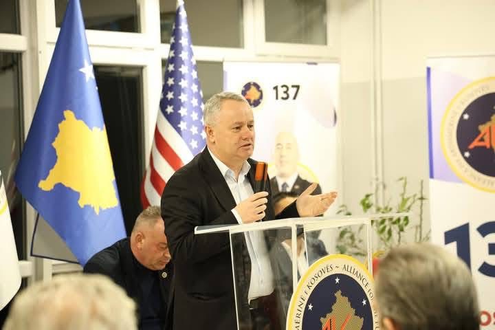 Agron Kuçi bojkoton Kuvendin e AAK-së në Junik për shkak të mungesës së legjitimitetit