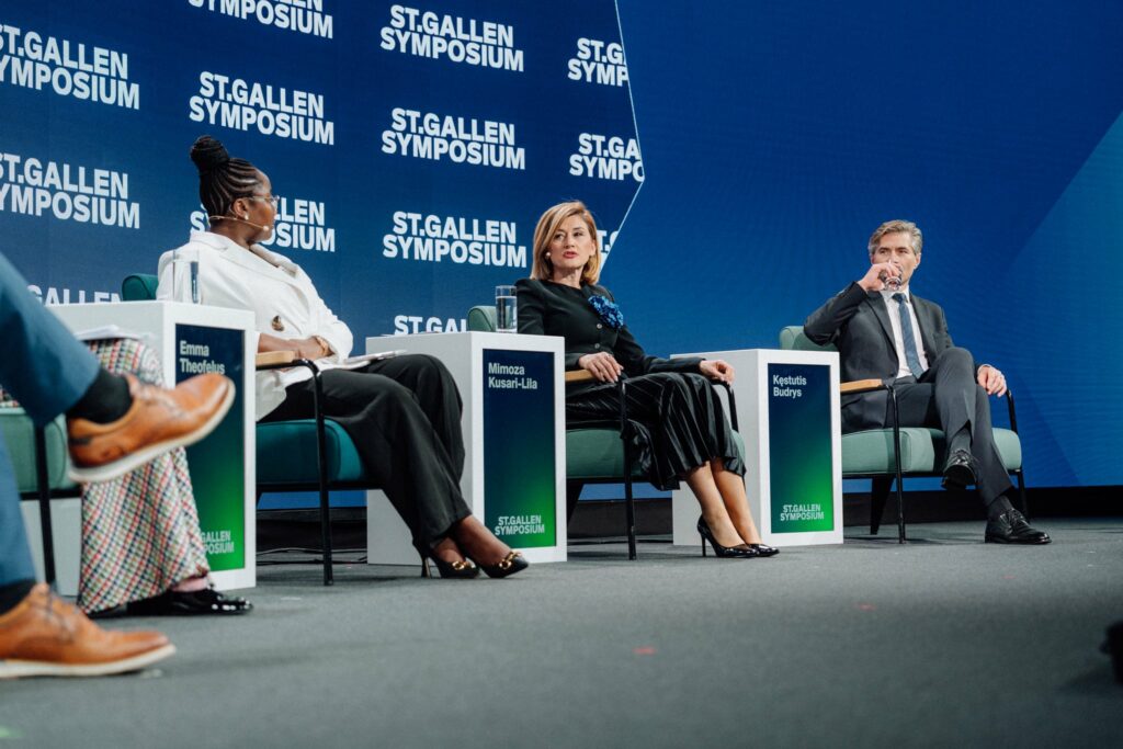 Kusari-Lila diskuton në panelin e St. Gallen Symposium 2026 së bashku me ish-ambasadoren amerikane Kelly Craft.