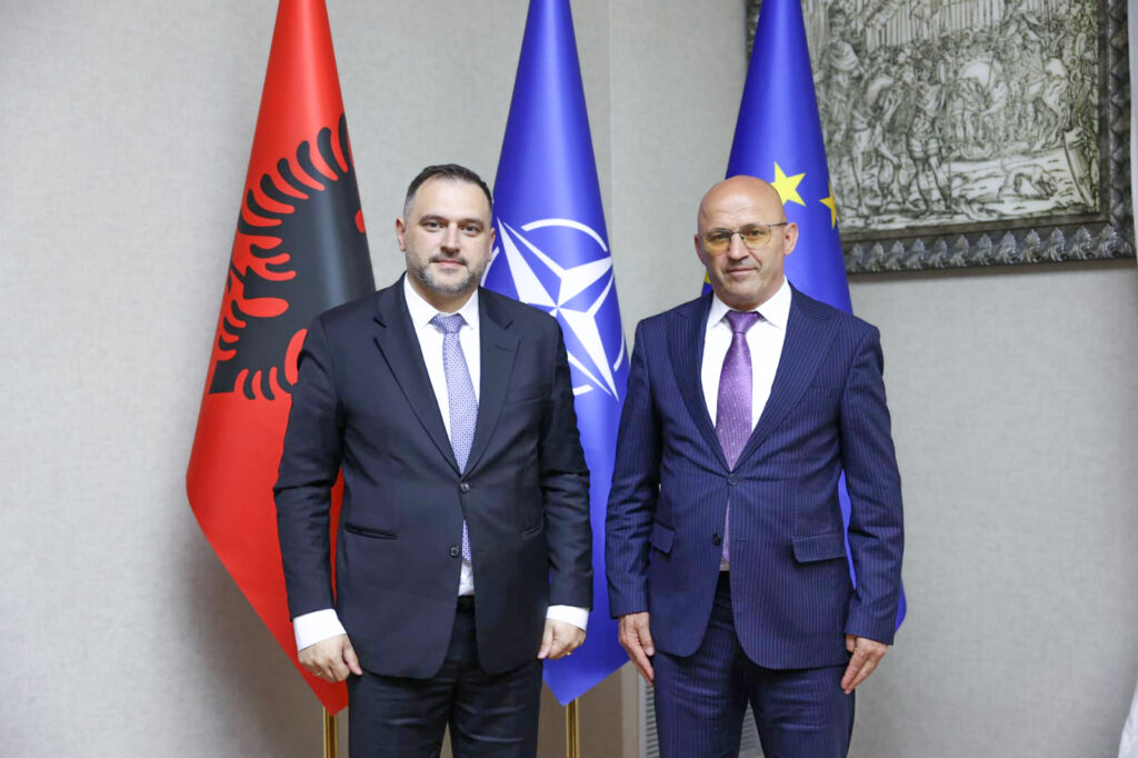 Forcimi i bashkëpunimit ushtarak Kosovë-Shqipëri në vizitën e parë zyrtare të Zëvendësministrit Lleshi