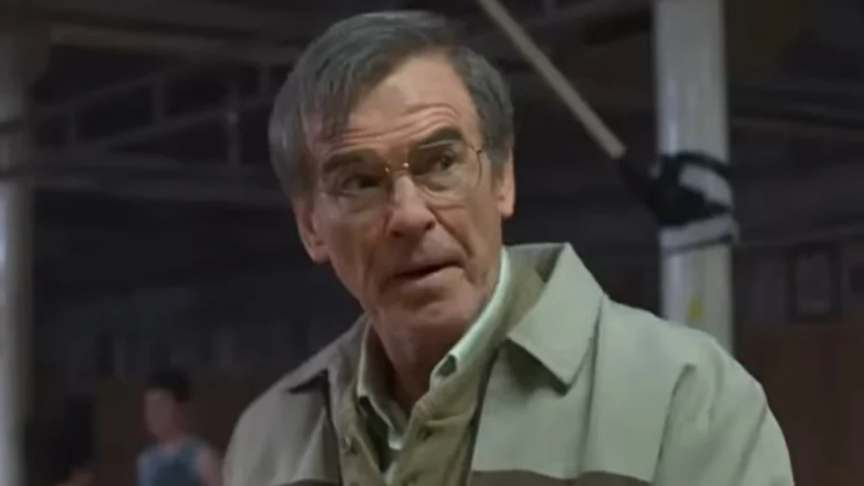 Transformimi i pazakontë i Pierce Brosnan në rolin e trajnerit legjendar të boksit