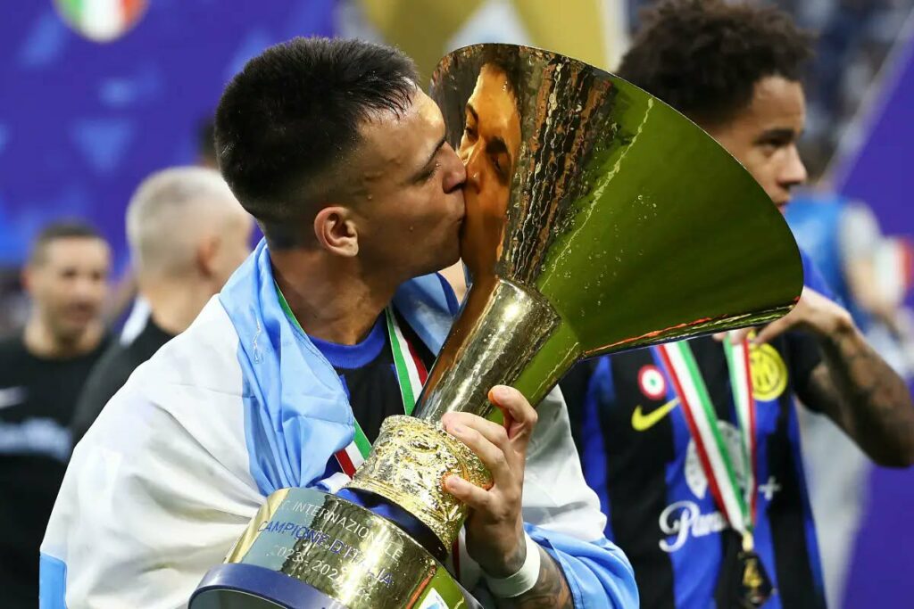Interi pranë titullit historik, atmosfera në “San Siro” ndez emocionet