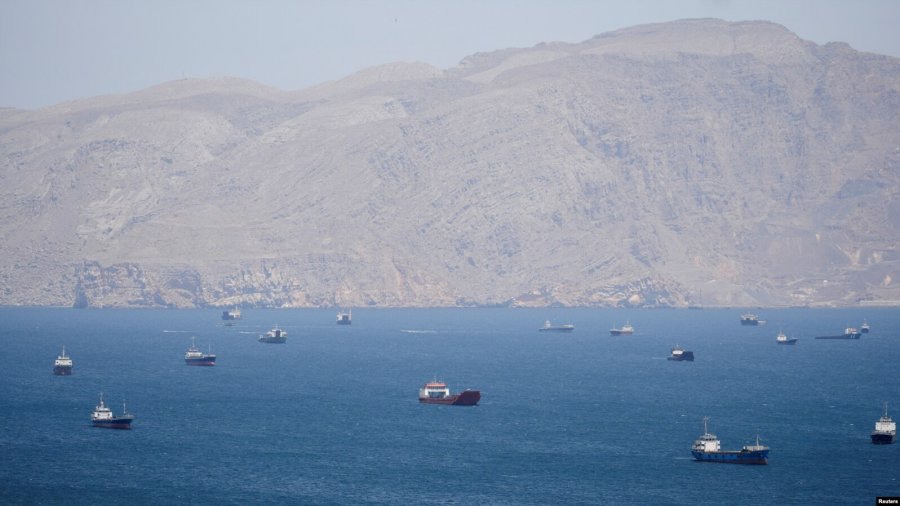 Si po tronditet tregu global i naftës nga bllokimi i Ngushticës së Hormuzit