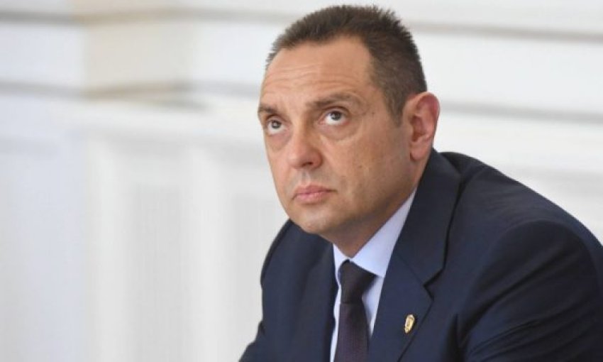 Vulin bëri thirrje për likuidim të liderëve të Kosovës, ndërsa Sveçla kërkoi vëmendje ndërkombëtare ndaj kërcënimeve të tij.