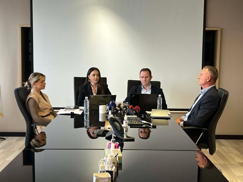 KEDS sqaron gabimet teknike në njehsorët elektrikë dhe premton kompensim të plotë