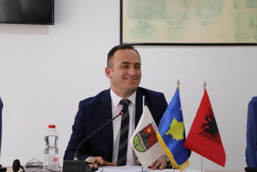 Halil Thaçi falënderon miratimin e Kodit të Etikës në Obiliq