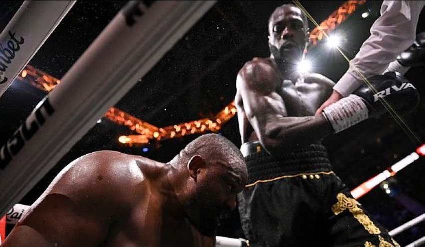 Wilder mposht Chisorën në meçin e fundit të britanikut në Londër