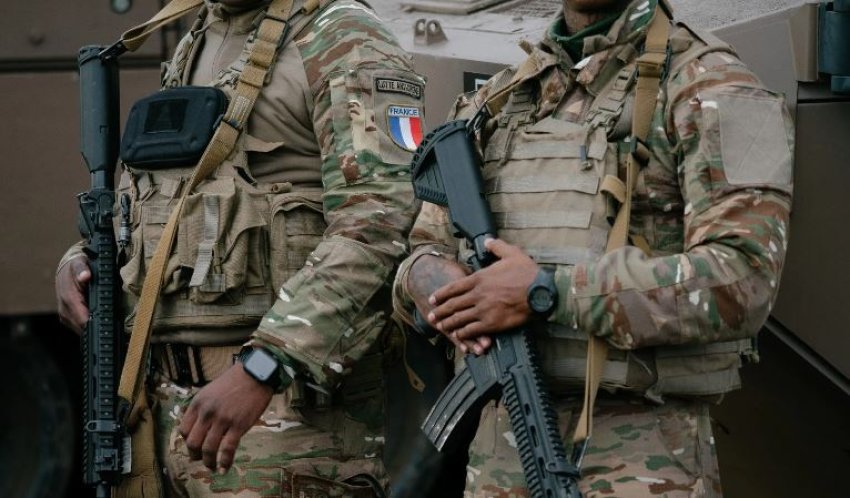 Franca ka regjistruar 3,500 aplikime brenda një muaji për programin e shërbimit ushtarak vullnetar.