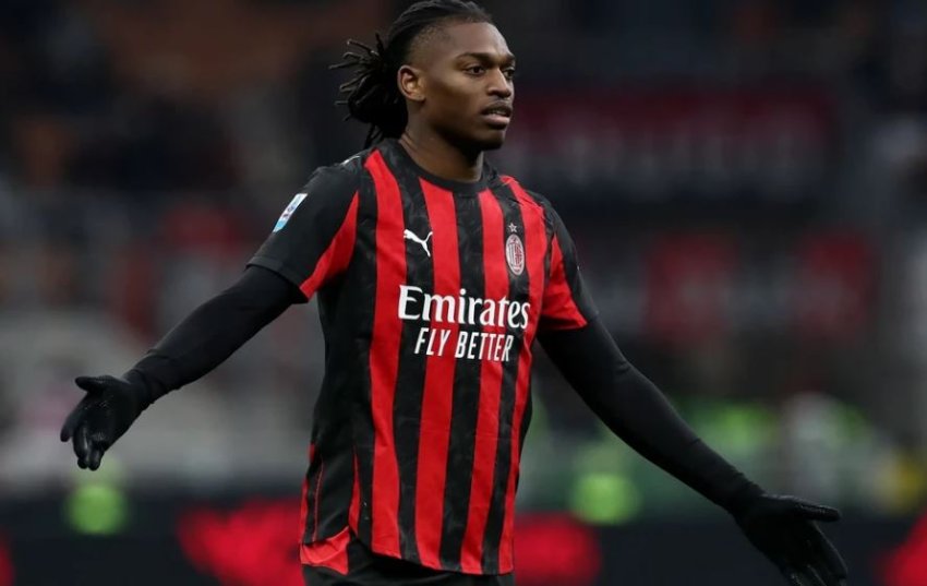 Manchester United ofron 100 milionë euro për Rafael Leao