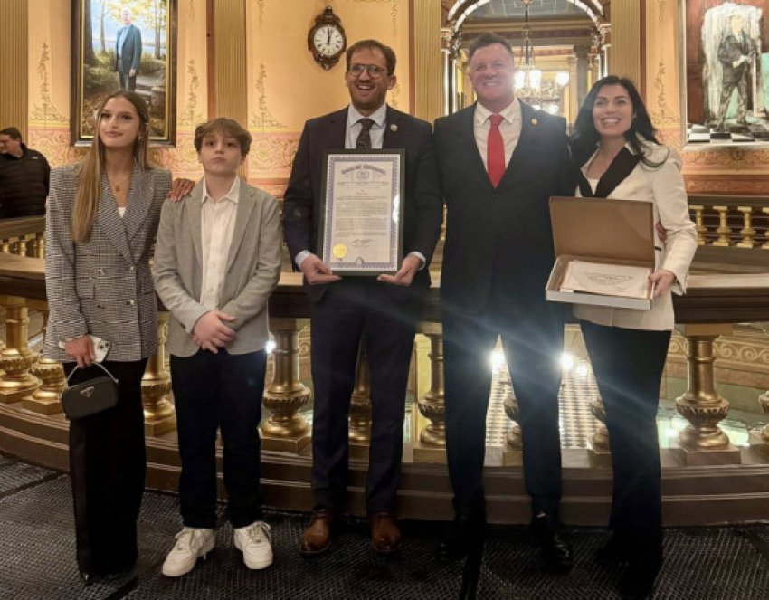 Michigan nderon Berat Gegajn për kontributin në paqe dhe evakuim ndërkombëtar