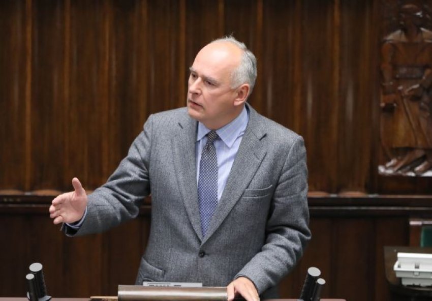 Polonia ka njoftuar se do të minojë kufirin e saj lindor me mina kundër njerëzve dhe mina antitanke pas tërheqjes nga Konventa e Otavës.