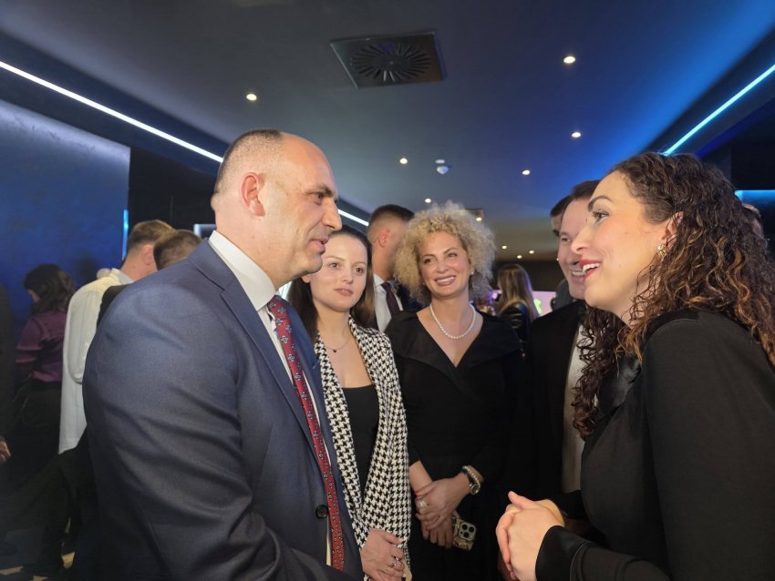 Ish-komandantët e UÇK-së kërkojnë mandatin e dytë për Vjosa Osmanin si presidente