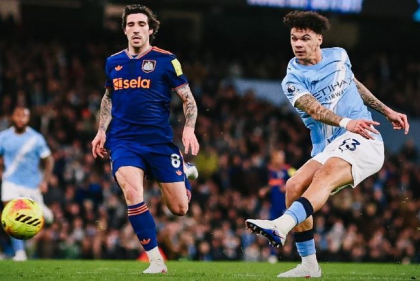 Manchester City afron diferencën nga Arsenali pas fitores ndaj Newcastle