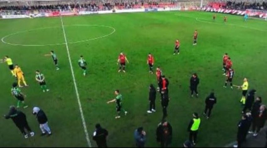 Vardari dënohet për thirrjet raciste dhe fyerjet ndaj shqiptarëve