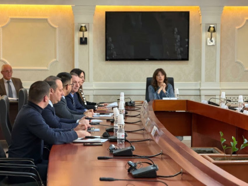 Komisioni i Posaçëm diskuton për zgjedhjen e dy gjyqtarëve në Kushtetuese