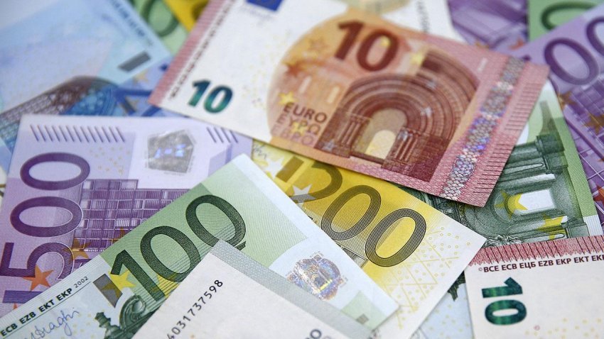 Banka në Prishtinë raporton depozitime me para të falsifikuara prej mbi 4,500 eurosh