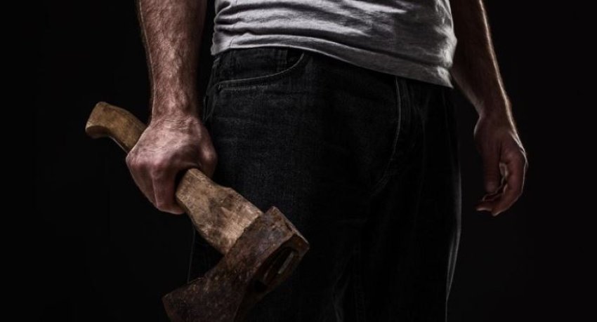 Sulm me sopatë në Prishtinë, 51-vjeçari në mbajtje