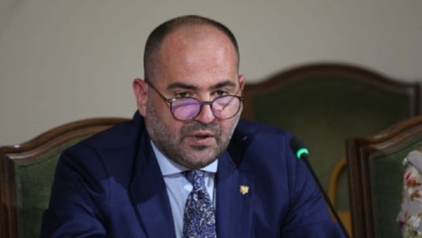 Ambasadori Kurtezi: Nuk ka panik për shqiptarët në Dubai pas sulmeve raketore