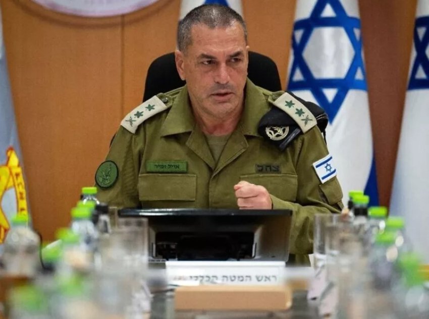 Ushtria izraelite njofton çmontimin e Shtabit Luftarak Iranian gjatë sulmeve ajrore në Teheran.