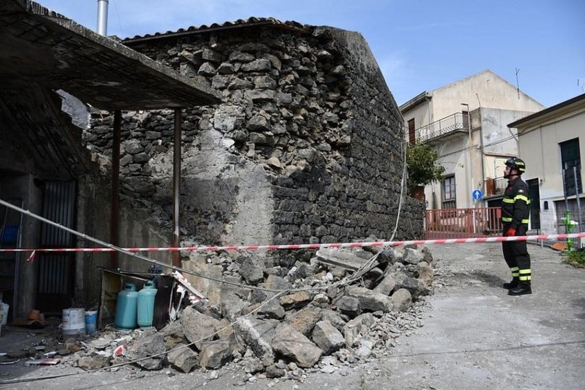 Tërmet i fortë në Itali shkakton dëme dhe mbyllje shkollash në Catania