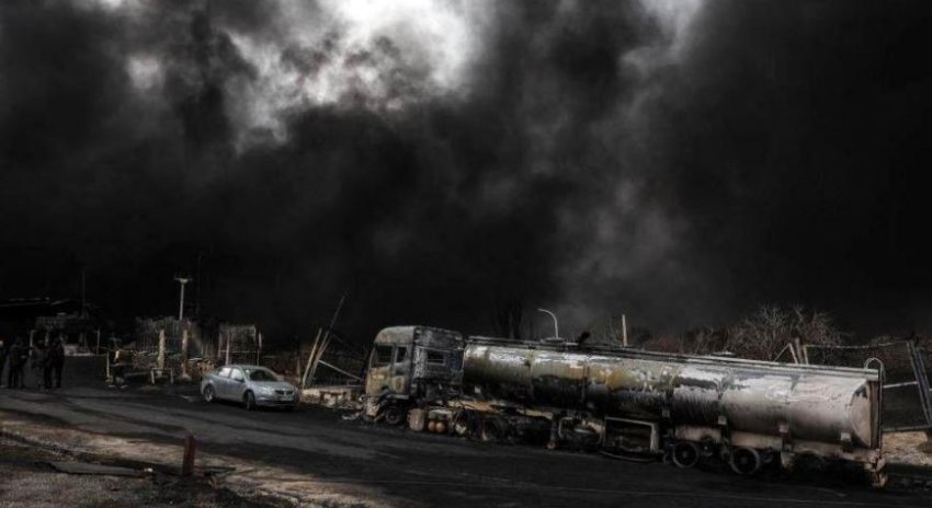 Radhët e gjata në stacionet e benzinës në Teheran për shkak të frikës nga mungesat pas sulmeve janë raportuar së fundmi.