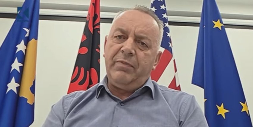 Kryetari i Komunës së Deçanit, Bashkim Ramosaj, ka reaguar ashpër ndaj kryeministrit Albin Kurti pas deklaratës së ministrit Nenad Rashiq për tokën e Manastirit të Deçanit.