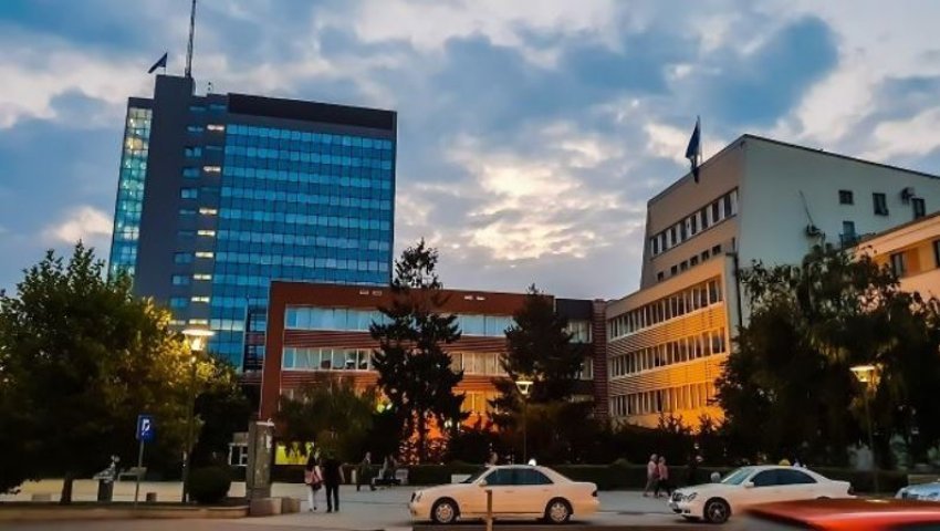 Kriza institucionale në Kosovë pas shpërndarjes së Kuvendit dhe sfidat për Qeverinë