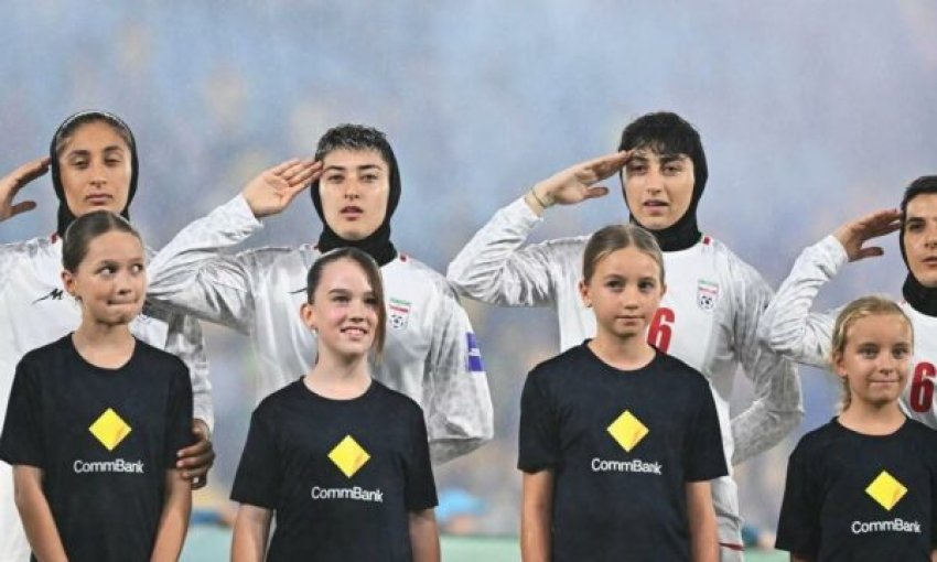 Dy futbolliste të tjera iraniane kërkojnë azil politik në Australi.