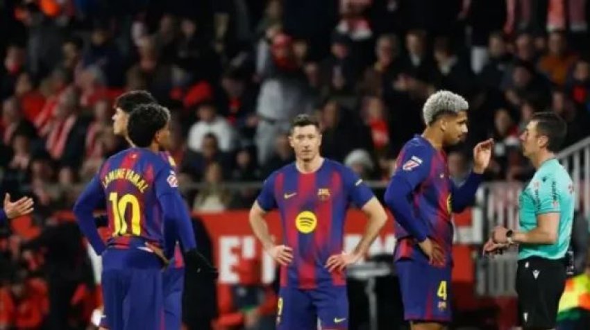 Ronald Araujo pritet të largohet nga Barcelona në fund të sezonit 2026 për rreth 30 milionë euro, me Interin që është i interesuar për transferimin e tij.