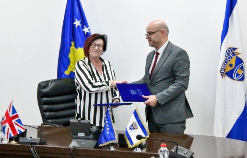 Ambasada Britanike dhuron Policisë së Kosovës automjete dhe dronë për luftën kundër krimit