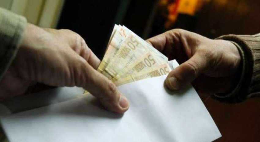 Robert Kaçinari është identifikuar si i arrestuari i tretë për armëmbajtje pa leje në aksionin kundër fajdeve në Prizren.