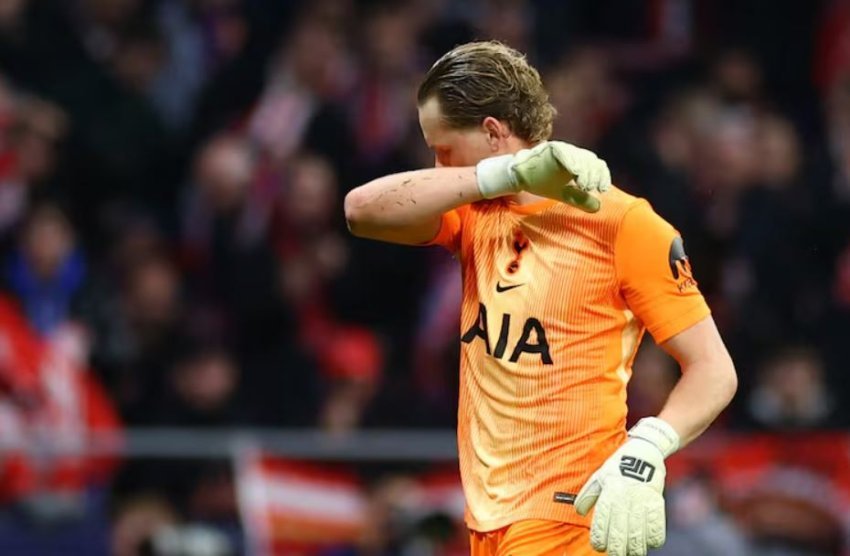 Kritikë të ashpra për Tudor pas zëvendësimit të portierit Kinsky në minutën e 17-të