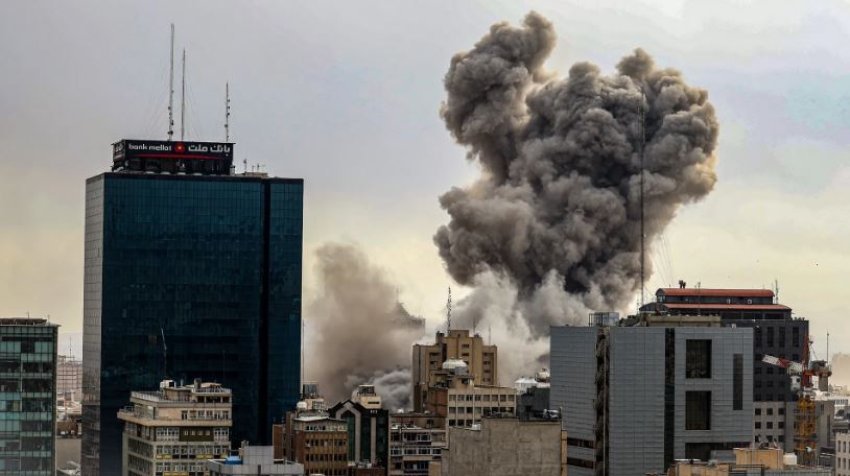 Sulmet e shumta iraniane dhe hezbollahiane në Izrael, situata rëndohet