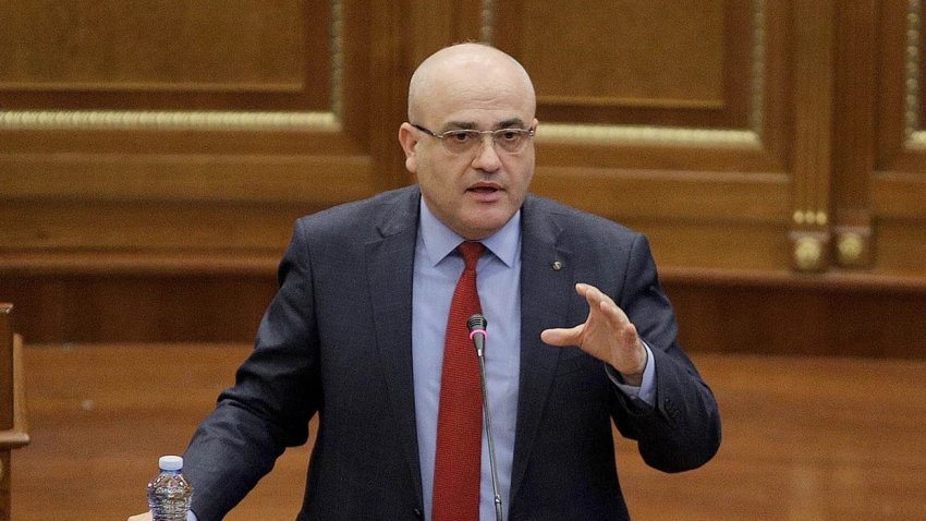 Haxhi Avdyli hedh poshtë rikthimin në LDK, Abdixhiku fton për bashkim politik